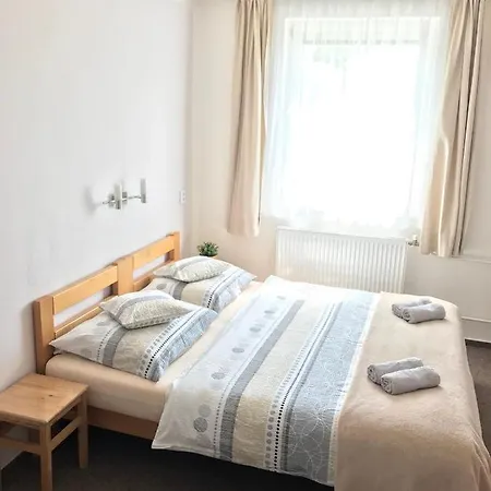 Crhan בית הארחה 3*