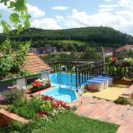Guest house Crhan 3*